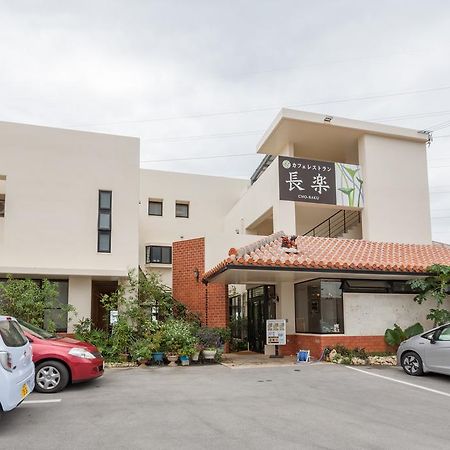 Kariyushi Condominium Ocean Hills Chouraku Stay Kin Exterior foto